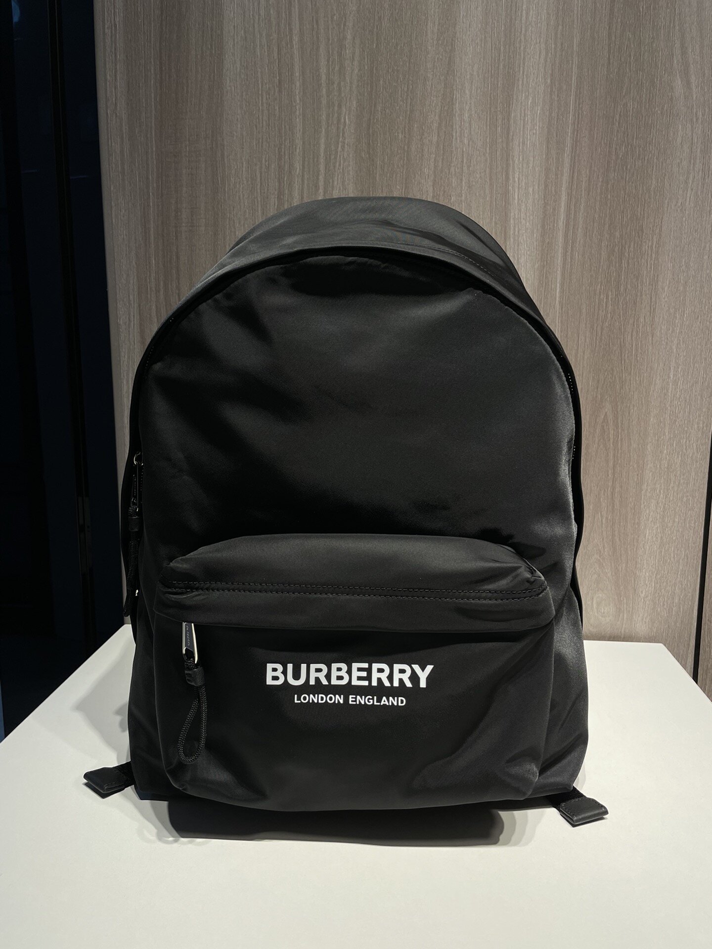 Burberry backpack 30.514.5×42.5